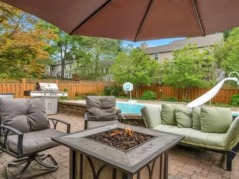 989 Oakwood Farms Ln — Photo 27