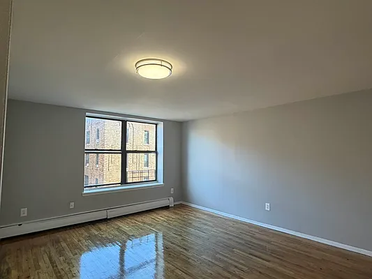 Living room, photo 2