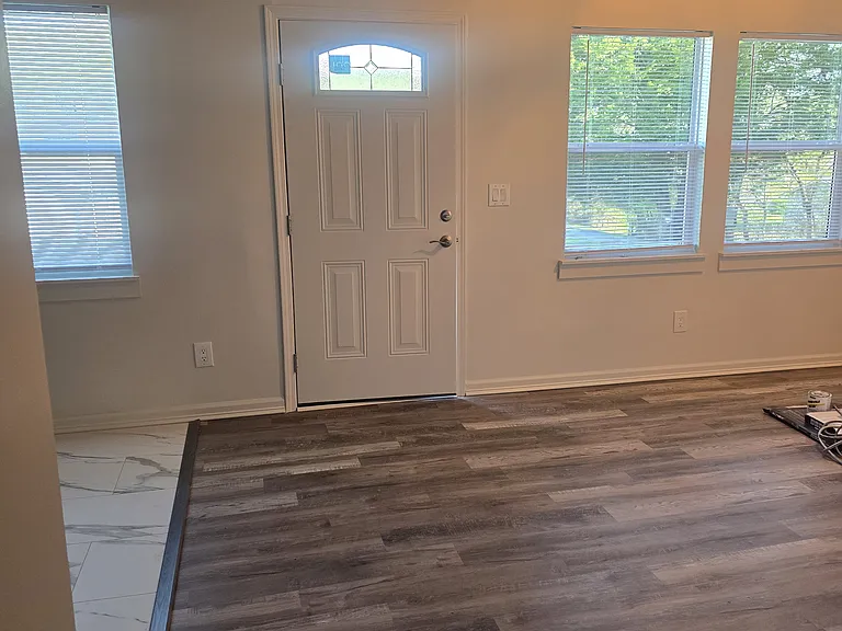 220 Oak St #103 — Photo 4
