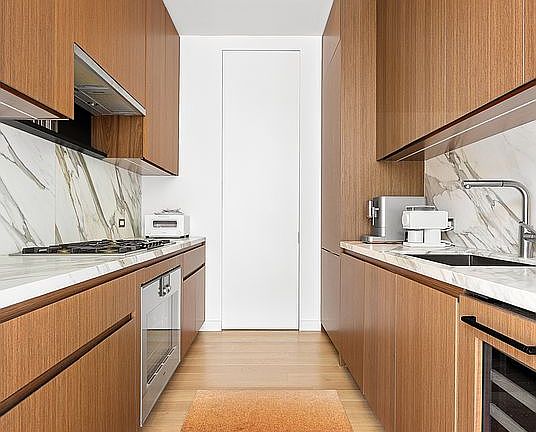 5th image of 15 E 30th St APT 19A