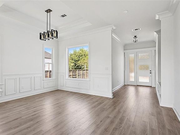 5th image of 6220 Baccich St