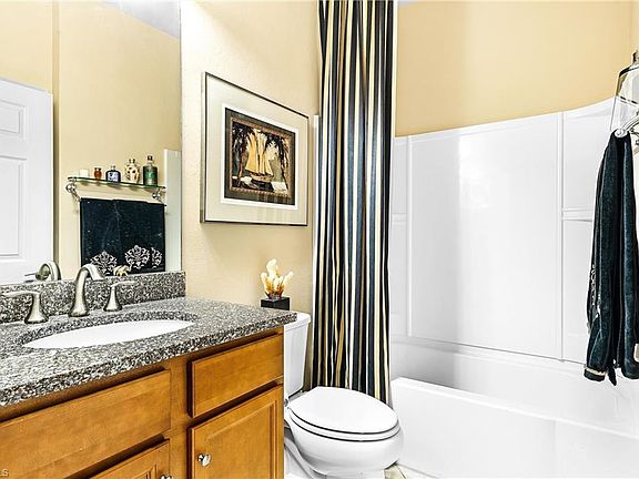 4th image of 7077 Live Oak Dr