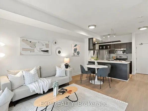 9 Spadina Ave Unit 301, Toronto, ON M5V 3V5