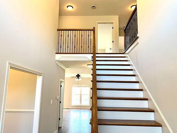 4th image of 1533 Edgewater Ln
