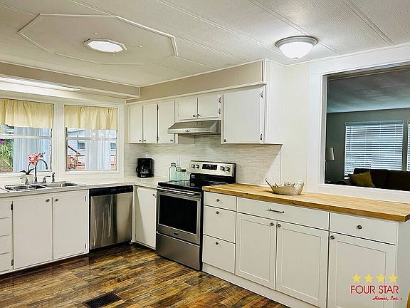 2nd image of 28944 Hubbard St #101