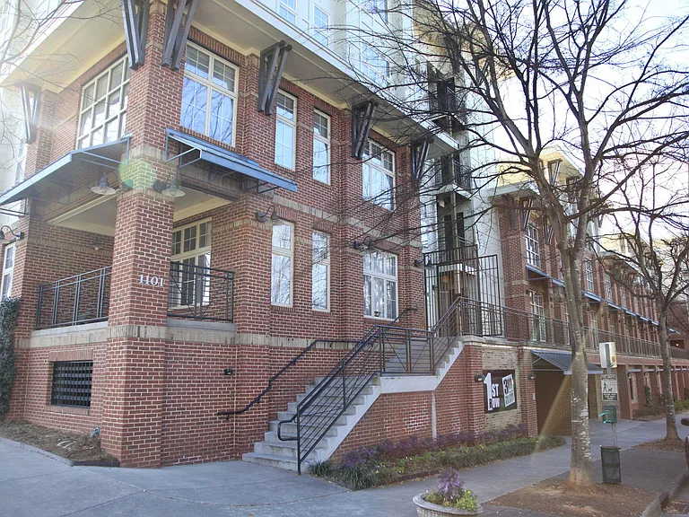 1101 W 1st St #207 — Photo 1