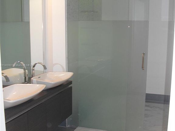 3rd image of 200 Biscayne Boulevard Way APT 3711