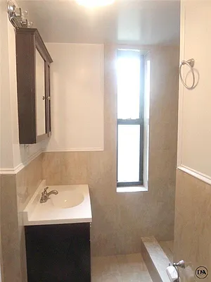 Rented by DSA Realty | media 35