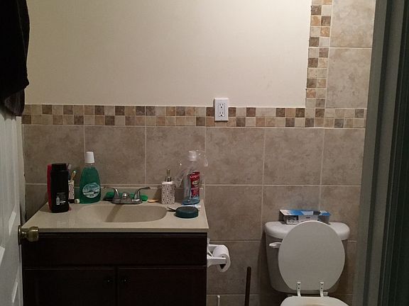 3rd image of 1720 NE 6th Pl
