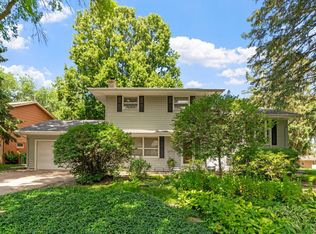 1900 Fredeen Rd, Saint Paul, MN 55112