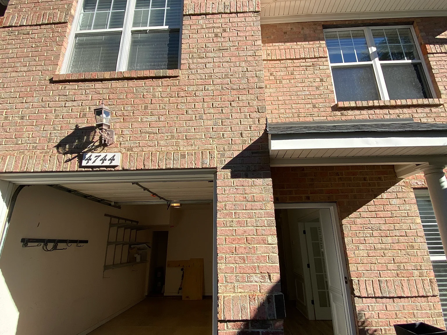 4744 Hunter Crest Ln — Photo 2
