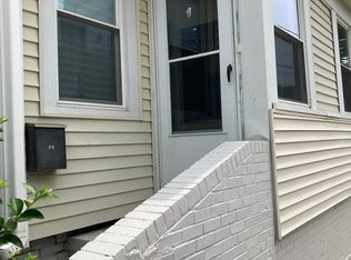 90 Main St, Warren, RI 02885