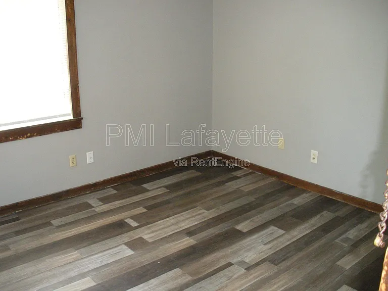 422 Asher St #B — Photo 5