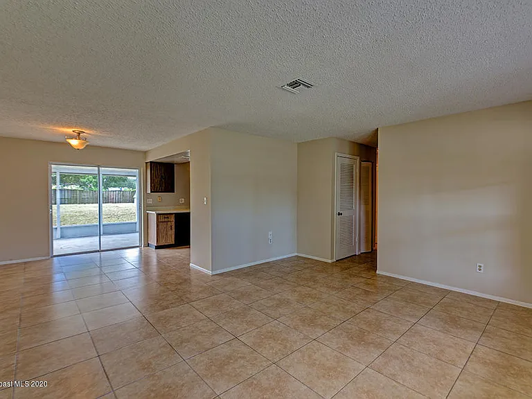 1640 Norman St NE — Photo 3