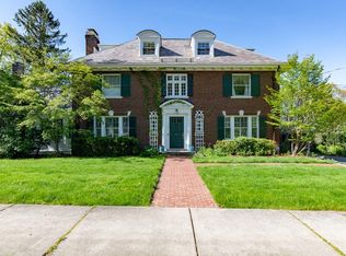 120 Farlow Rd, Newton, MA 02458