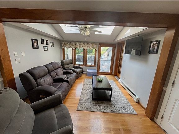 4th image of 16 Mount View Ave