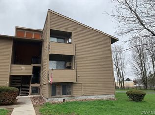 290 Watertree Dr, East Syracuse, NY 13057
