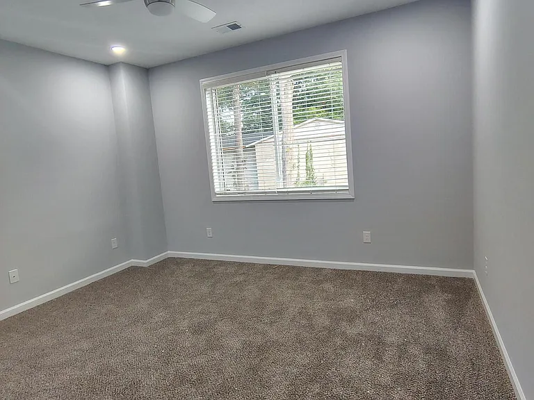 1061 Pinecrest Ave NW #B — Photo 16