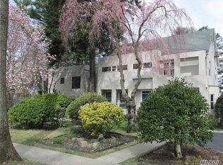 112 Huntington Rd, Port Washington, NY 11050