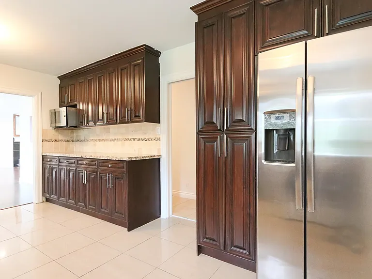 660 Kenwood Rd — Photo 11