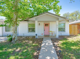511 N Racine St, Rockport, TX 78382