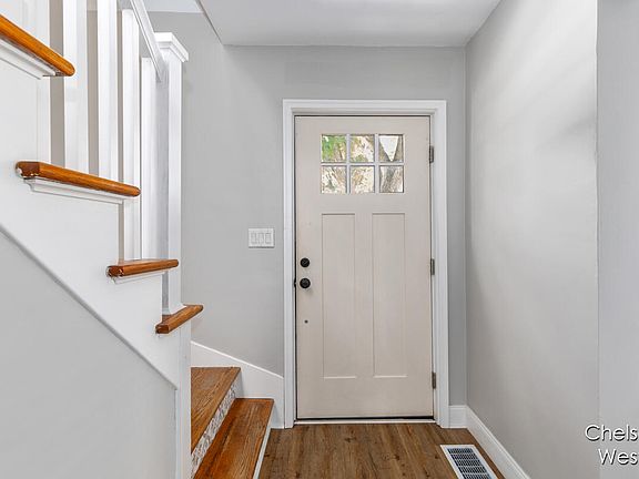 5th image of 1424 Colorado Ave SE