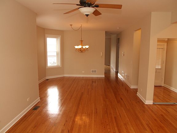 5th image of 4108 N Maplewood Ave #1