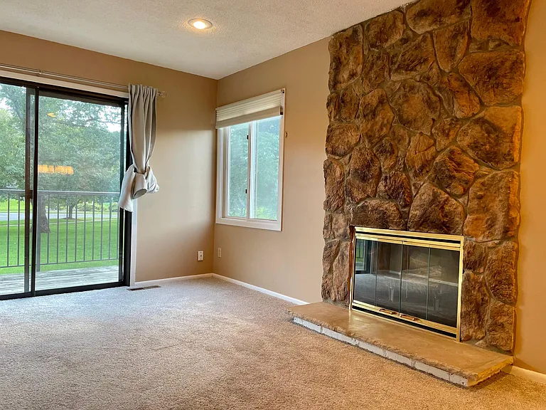1342 Arden View Dr — Photo 4