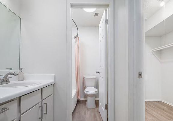 4th image of 502 Babcock Rd #1