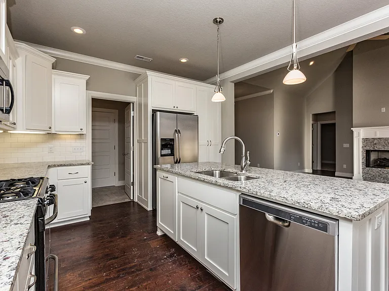 1511 Abbey Ln — Photo 9