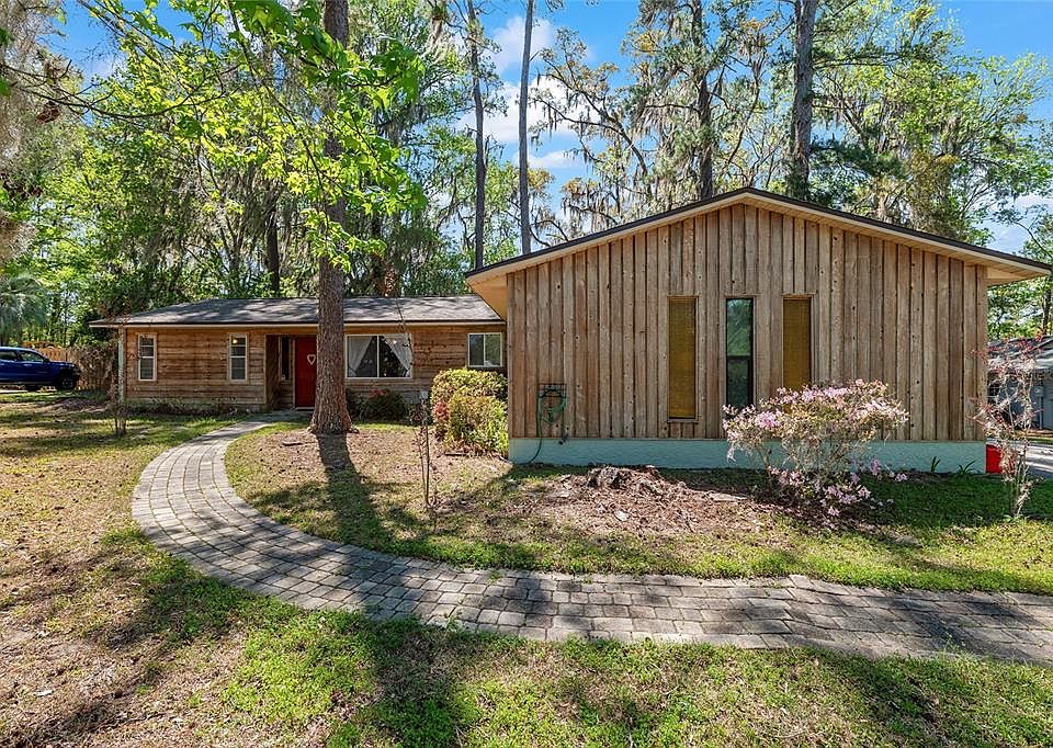 1st image of 10219 NW 4th Pl