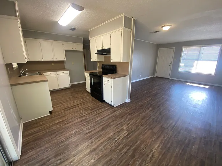 723 Bluebonnet Dr — Photo 7