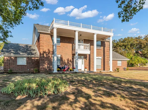 2620 Brookridge Dr, Hurst, TX 76054