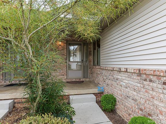 3rd image of 515 Sycamore Cir