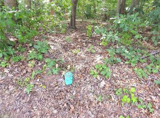 404 Meadowood St, Greensboro, NC 27409