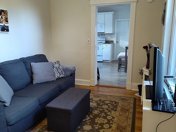 5th image of 93 Bellerose Ave #A