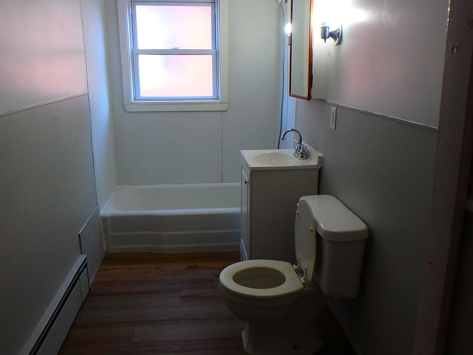 2nd image of 36 College St #15872848