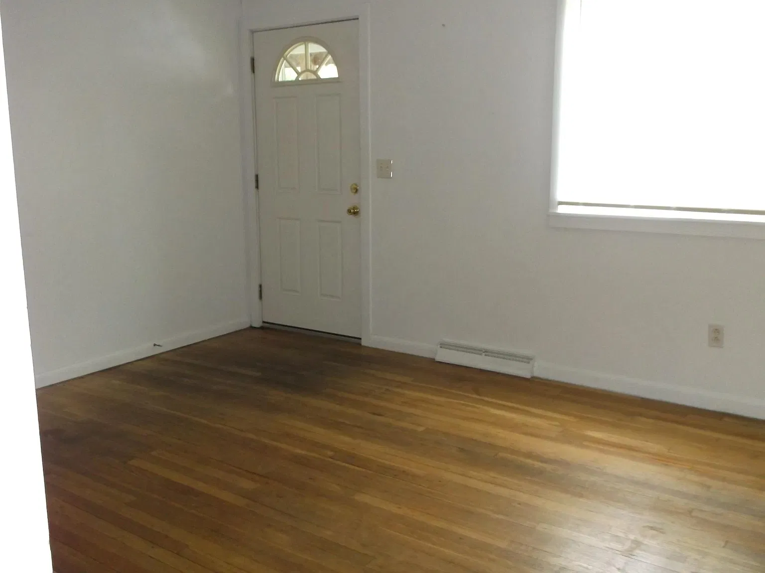 2 bed, 1000 sqft, $1,300 — Photo 2