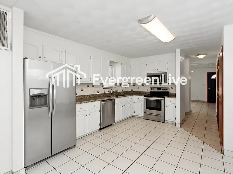 1417 Martin Ave — Photo 5