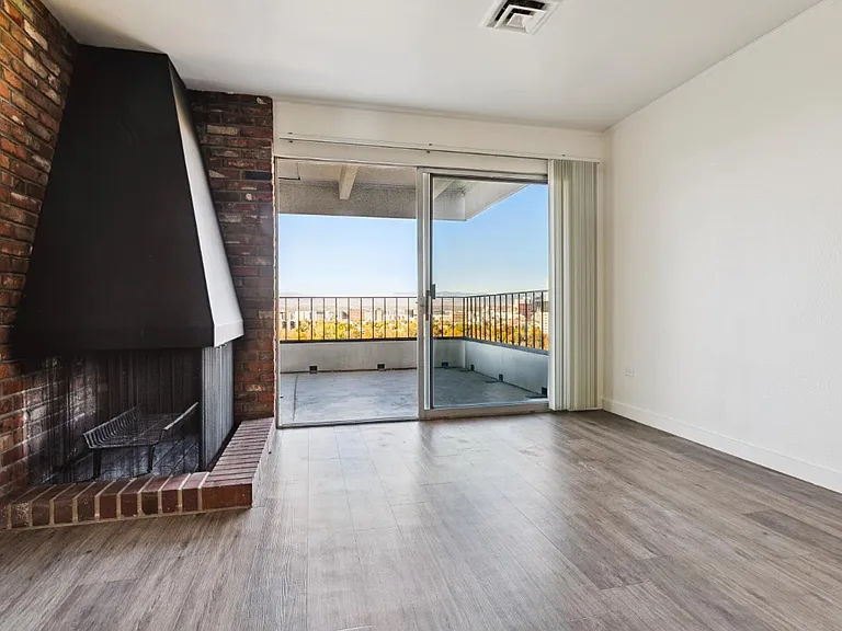 Cheesman Club Apartments — Photo 13