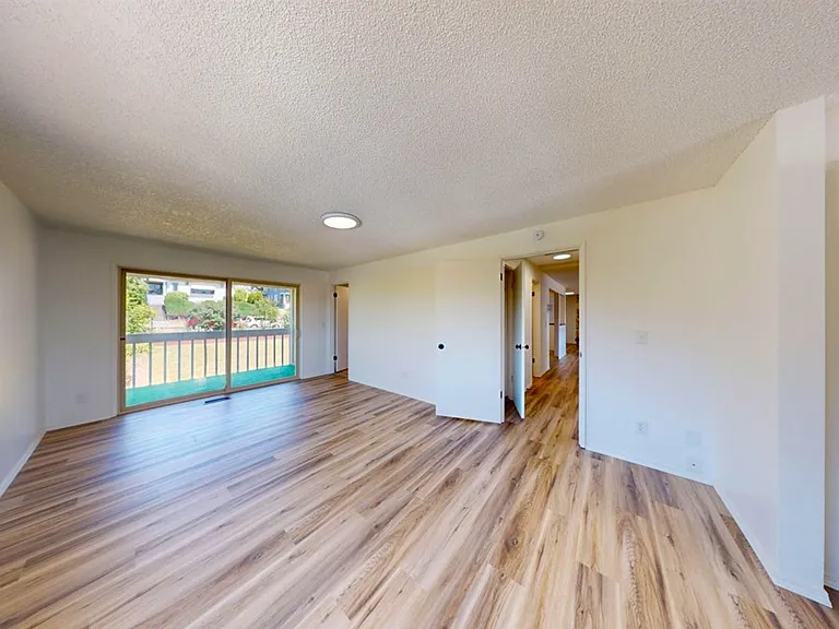 435 -Keystone Apartments — Photo 15