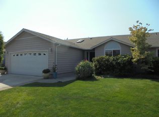 2004 Manchester Dr, Medford, OR 97501