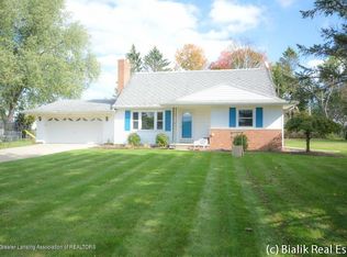 407 Meade Dr, Lansing, MI 48917
