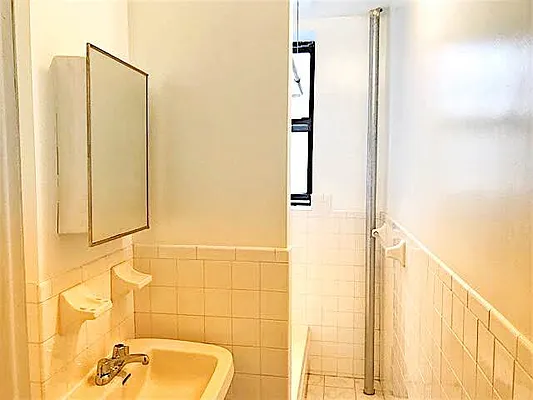 Rented by Friedman Roth Realty | media 23