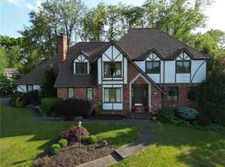 400 Lorenzo Ln, Irwin, PA 15642