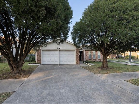 3rd image of 2102 Snowdrop Ln
