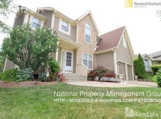 8925 W 127th Pl, Overland Park, KS 66213