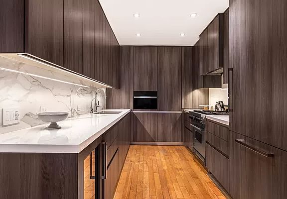 4th image of 27 Leonard St APT 5