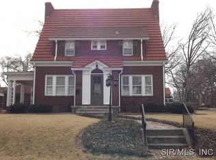 1211 Callahan Dr, Alton, IL 62002