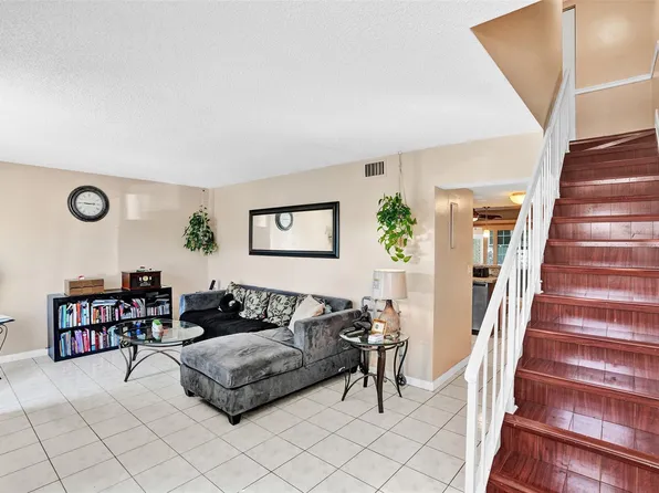 8081 NW 11th Street #E, Margate, FL 33063